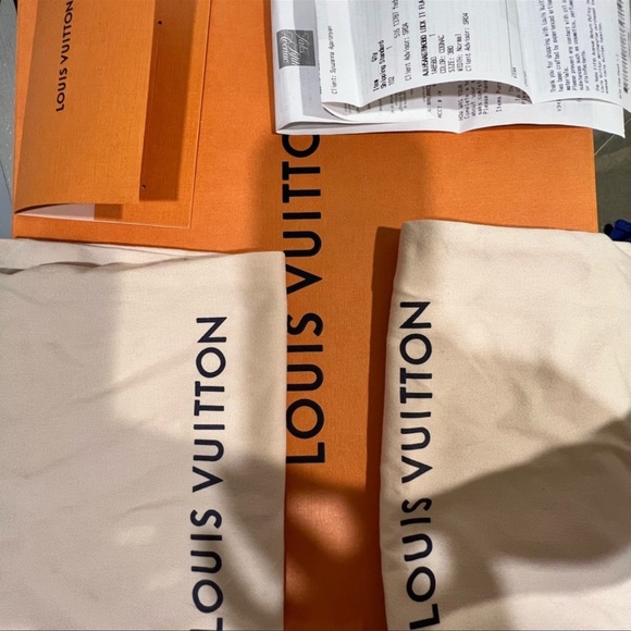 LOUIS VUITTON SANDAL - Picture 3 of 3